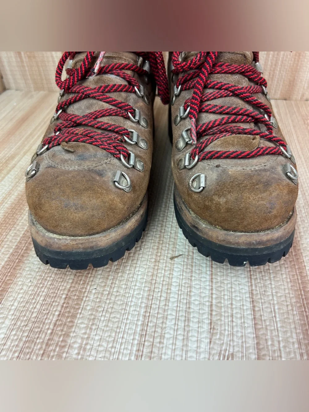 VINTAGE Dexter Mountaineer Hiking Boots Men's Sz 7 M Brown Suede Leather Vibram